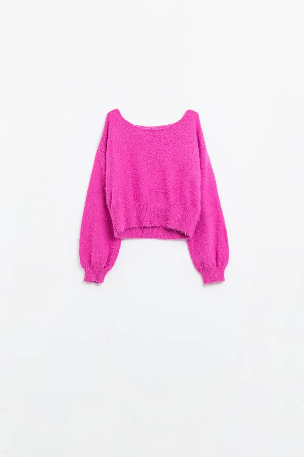 Q2 cropped fluffy sweater in fuchsia fitted at the waist