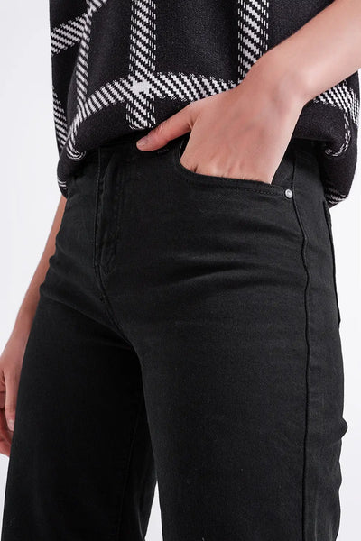 Cropped wide leg jeans in black - Jeans