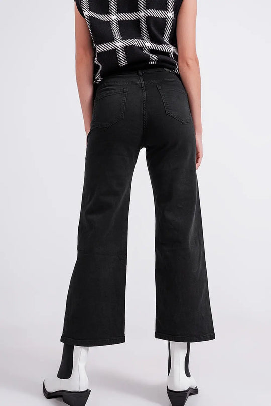 Cropped wide leg jeans in black - Jeans