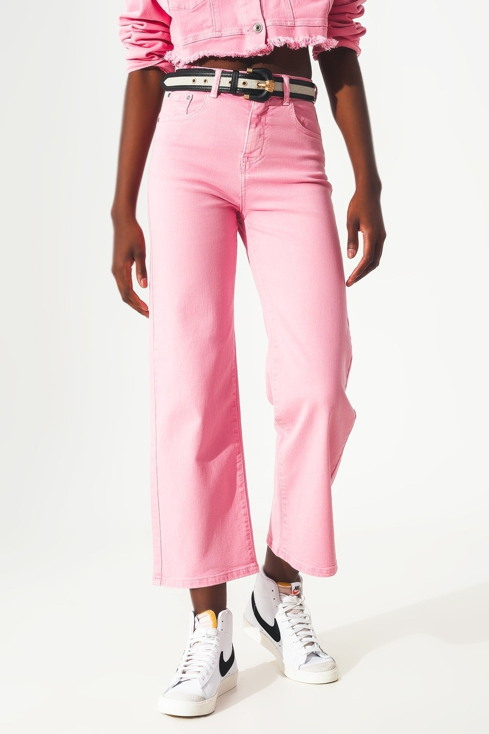 Cropped wide leg jeans in pink