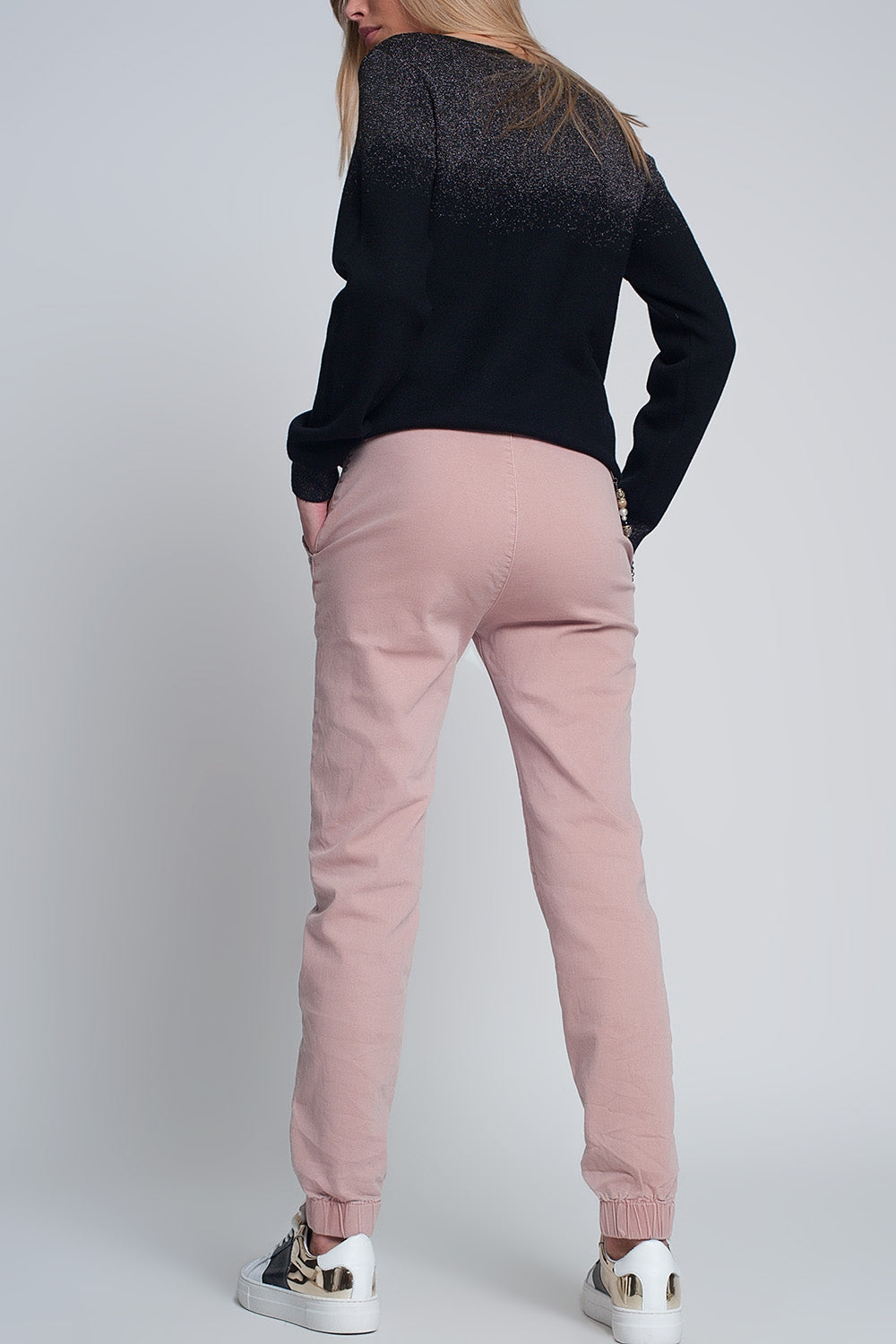 Cuffed utility pants with chain in pink