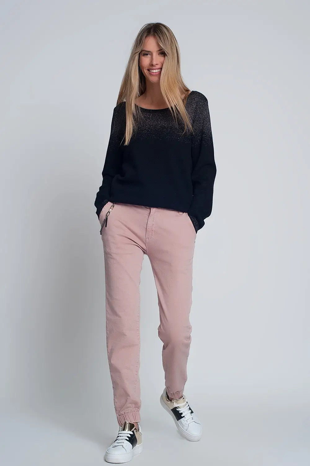 Cuffed utility pants with chain in pink - Jeans