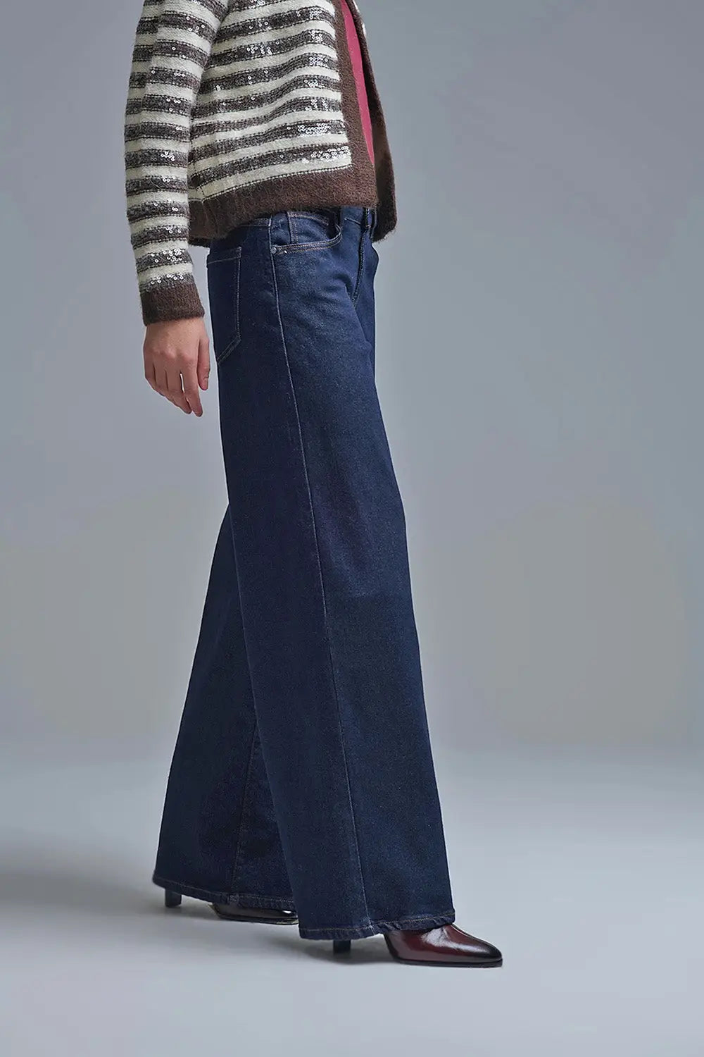 Dark Wash Wide Leg Jeans With Contrasting Stitching - Jeans