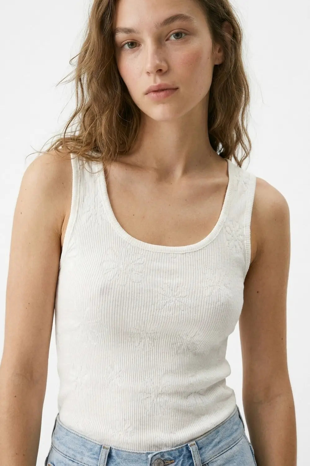 Débardeur blanc en tricot côtelé avec détails floraux - One Size / blanc