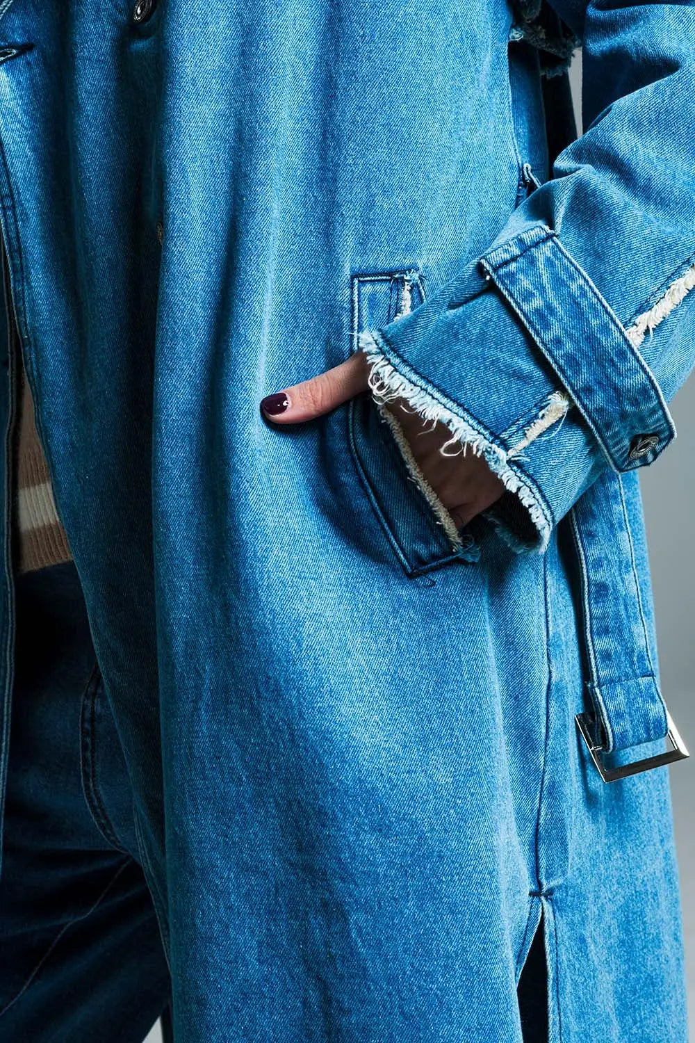 Demin trench coat with belt and raw edges in mid wash - Coats and Jackets