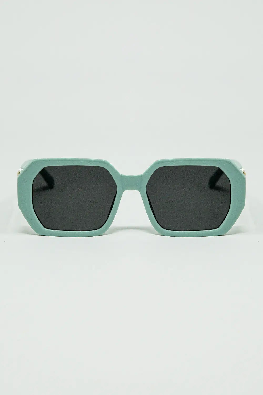 Q2 Diamond-Shaped Sunglasses with light Emerald Lenses