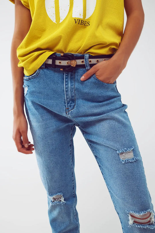 Distressed Regular Jeans in Light Blue Wash - Jeans