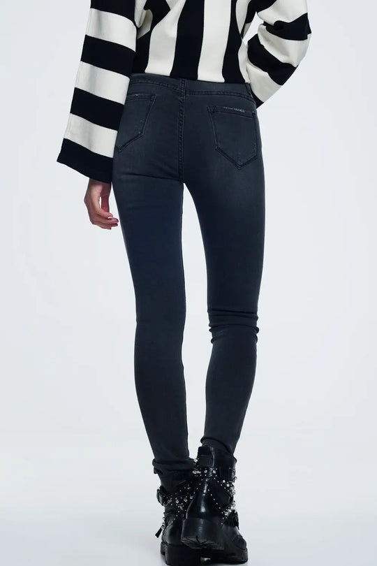 Distressed skinny jeans in black - Jeans