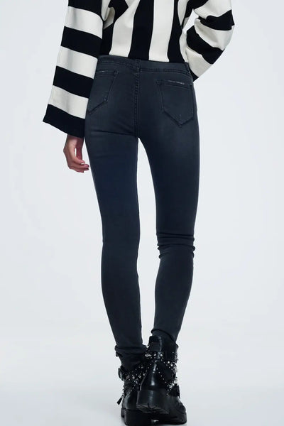Distressed skinny jeans in black - Jeans