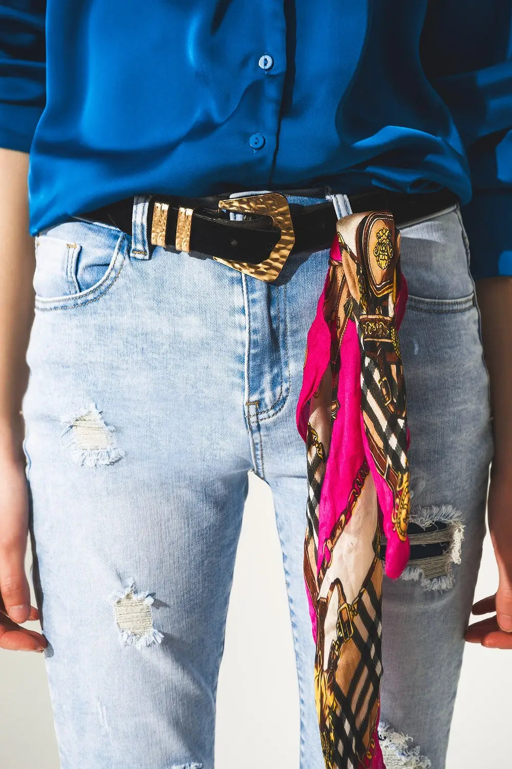 Distressed straight jeans with hem detail in blue - Jeans