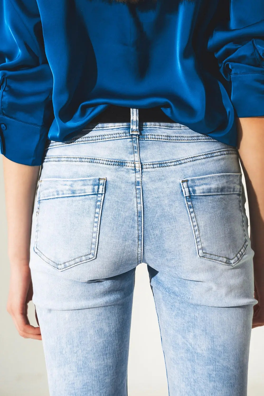 Distressed straight jeans with hem detail in blue - Jeans
