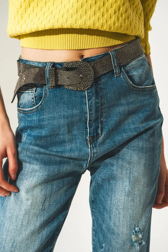 Distressed straight leg jean in light blue - Jeans