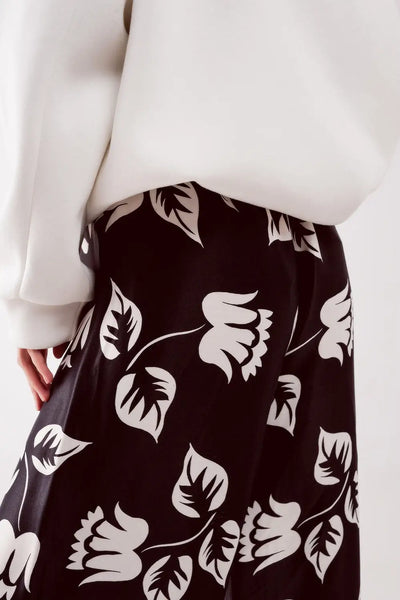 Elasticated super wide leg pants in black - Pants