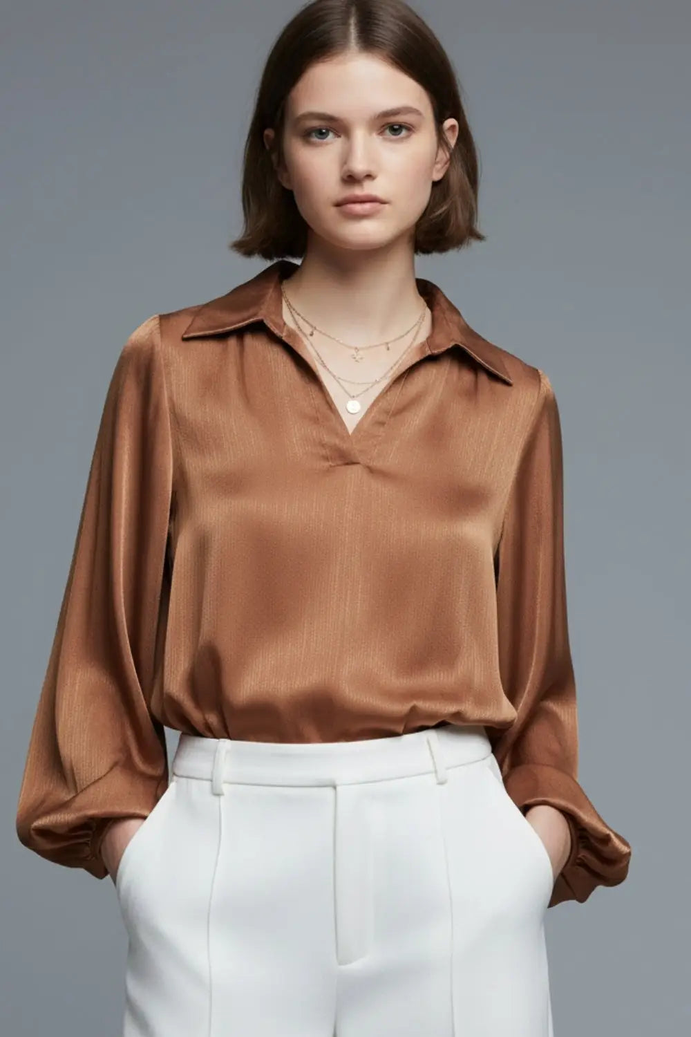 Elegant shiny Satin Cropped top in camel - Tops