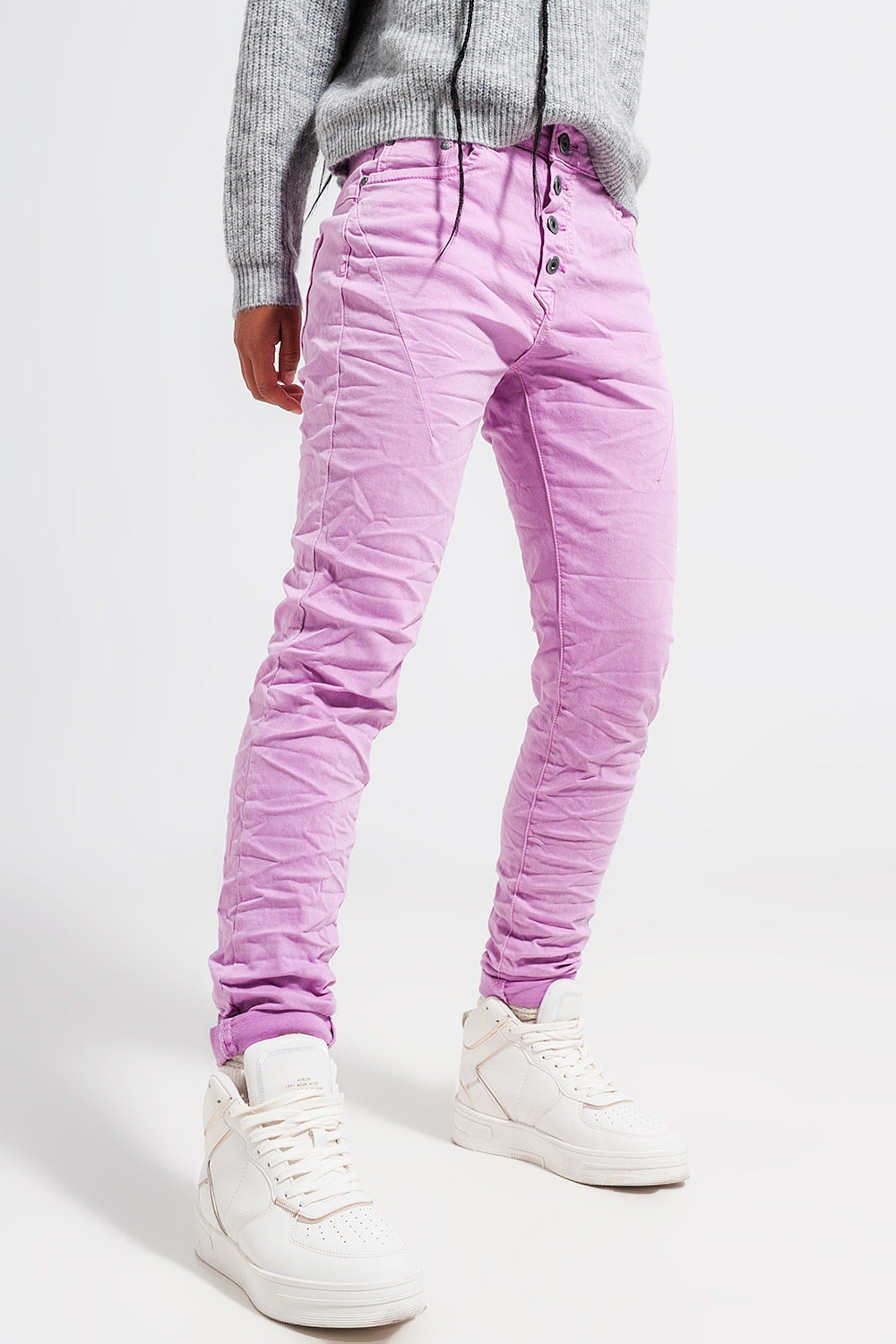 Exposed buttons skinny jeans in pink