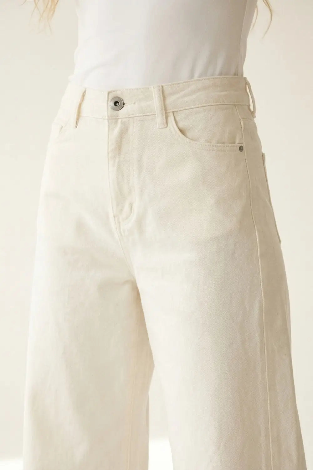 Q2 Extra Wide-Leg elastic Cotton Twill Pants in white color