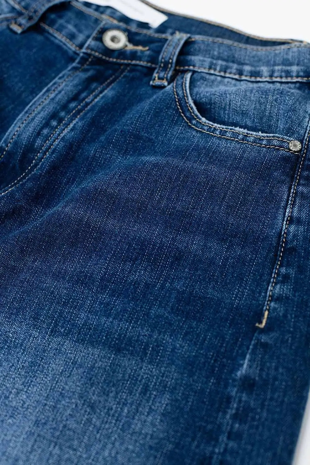 Extra wide leg jean in dark wash - Jeans