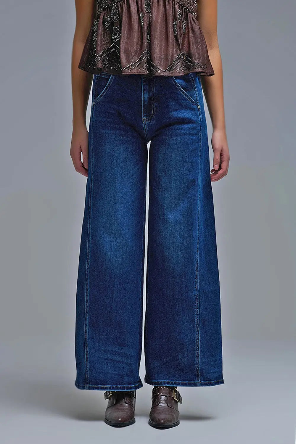 Extra Wide Leg Jeans In Mid Wash with side pockets - Jeans