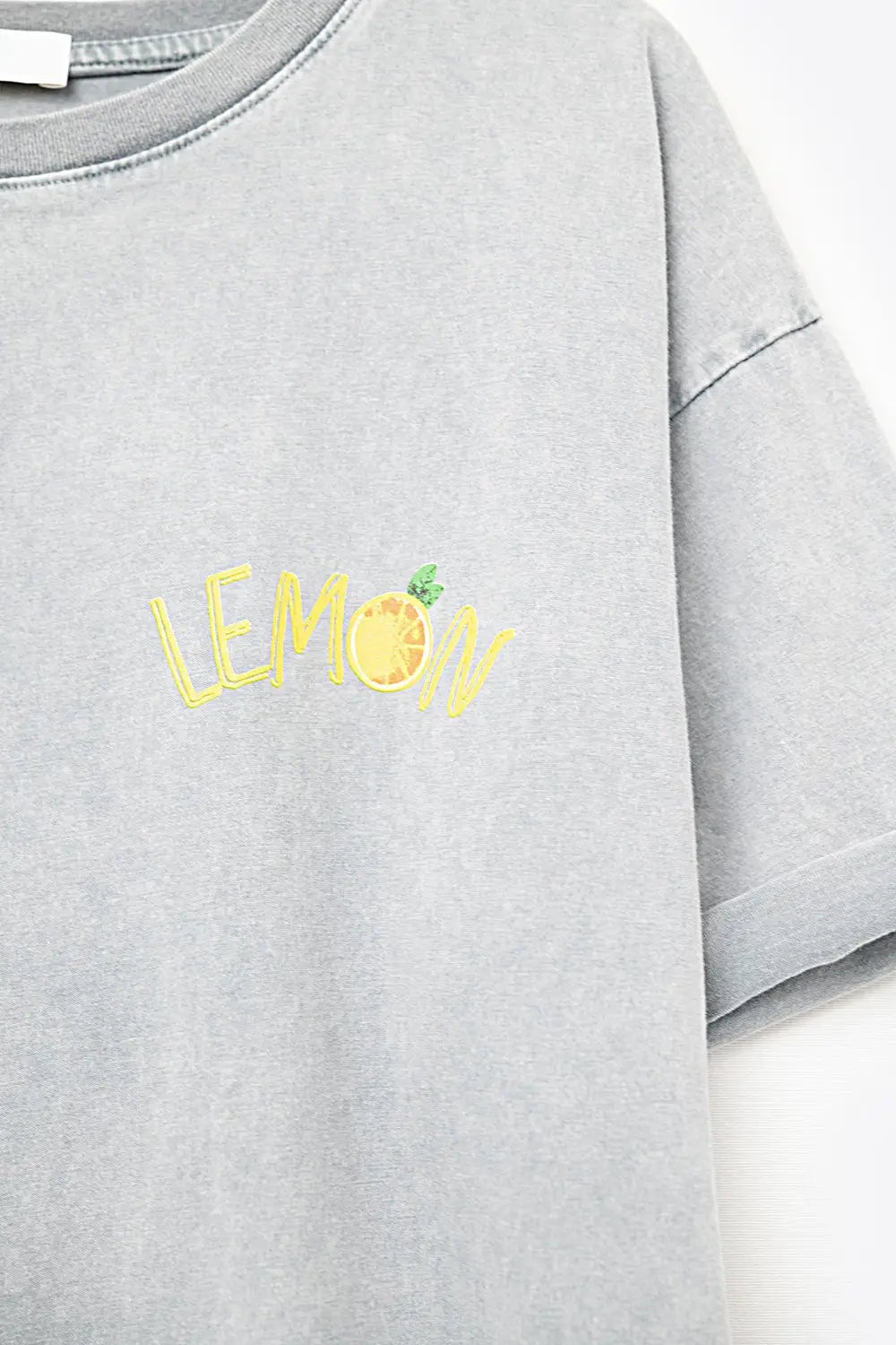 Fabriqué en Italie t-shirt gris délavé avec motif de citron - One Size / grise - Tops