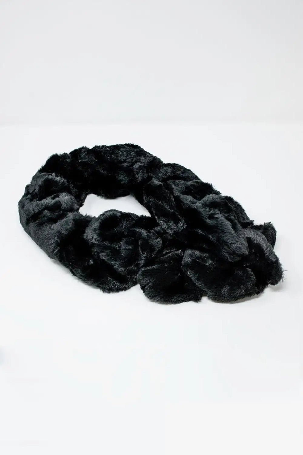 Faux fur collar in black - One Size / Black - Necklaces