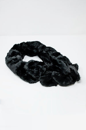 Q2 Faux fur collar in black