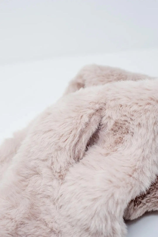 Faux fur collar in ecru - One Size / White - Necklaces