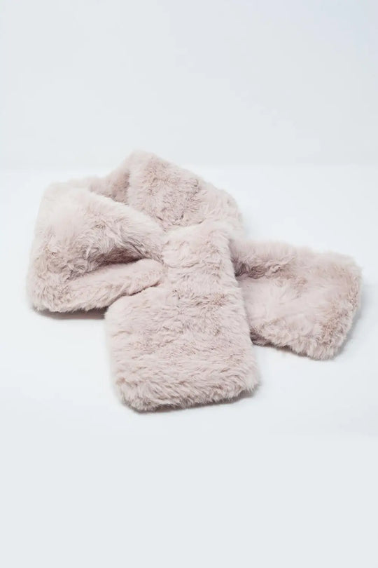 Q2 Faux fur collar in ecru