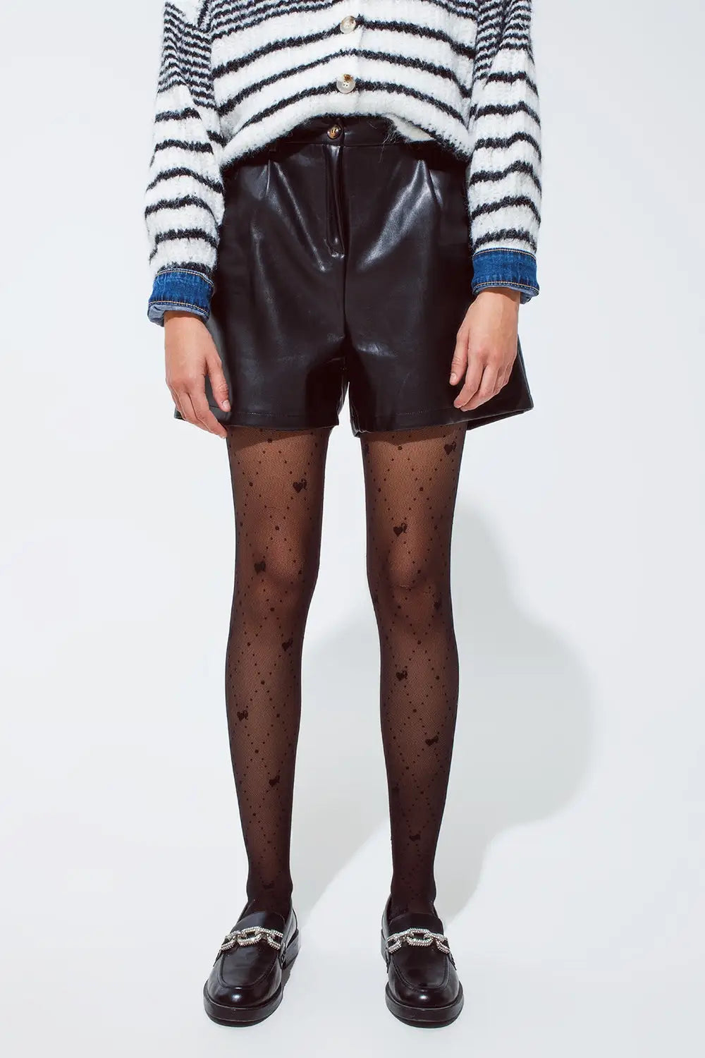 Q2 Faux leather oversized shorts with pleat down the front and pockets in black