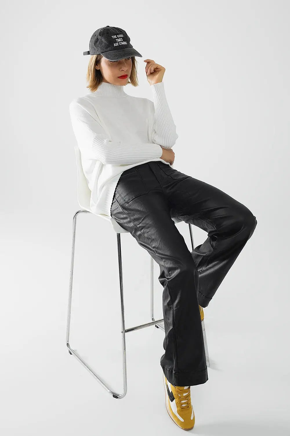 Q2 Faux leather pants with wide leg and pocket detail