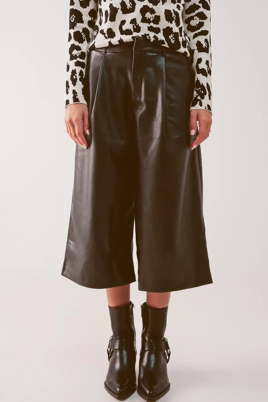 Faux leather wide leg culotte in black - Pants