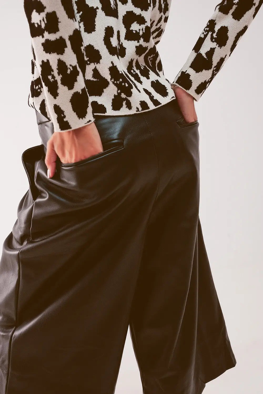 Faux leather wide leg culotte in black - Pants
