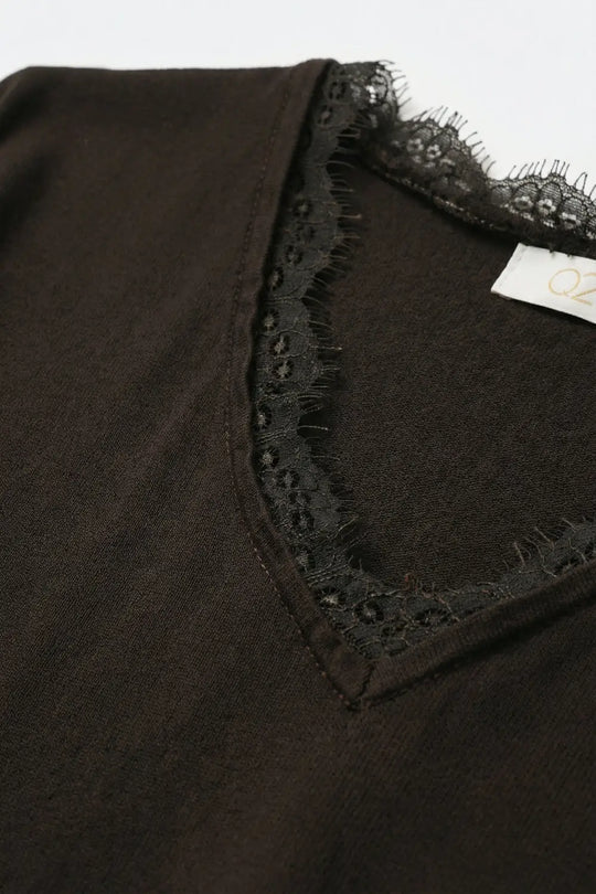 Fine and soft knit sweater with V-neck and lace trim in brown - One Size / Brown