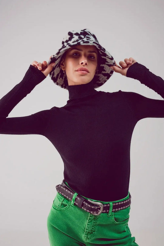 Fine knit high neck jumper in black - Sweaters