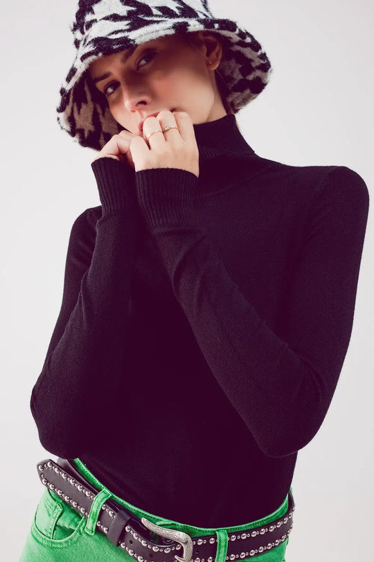 Fine knit high neck jumper in black - Sweaters