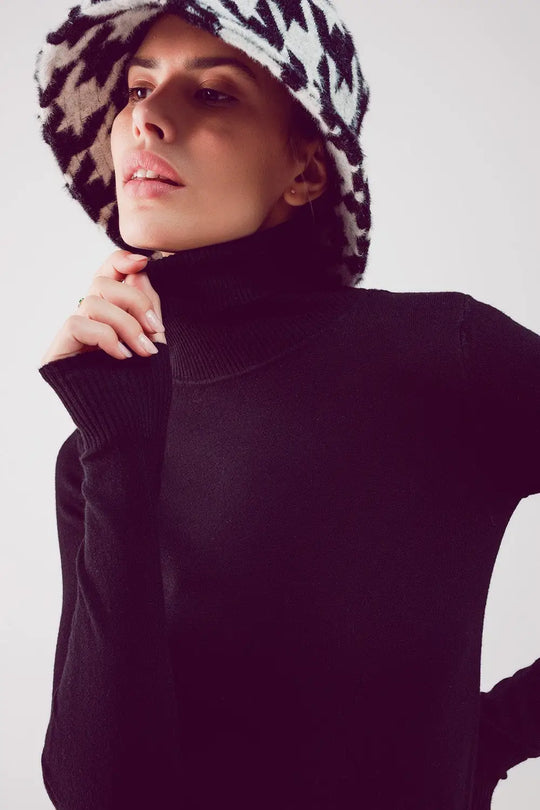 Fine knit high neck jumper in black - Sweaters