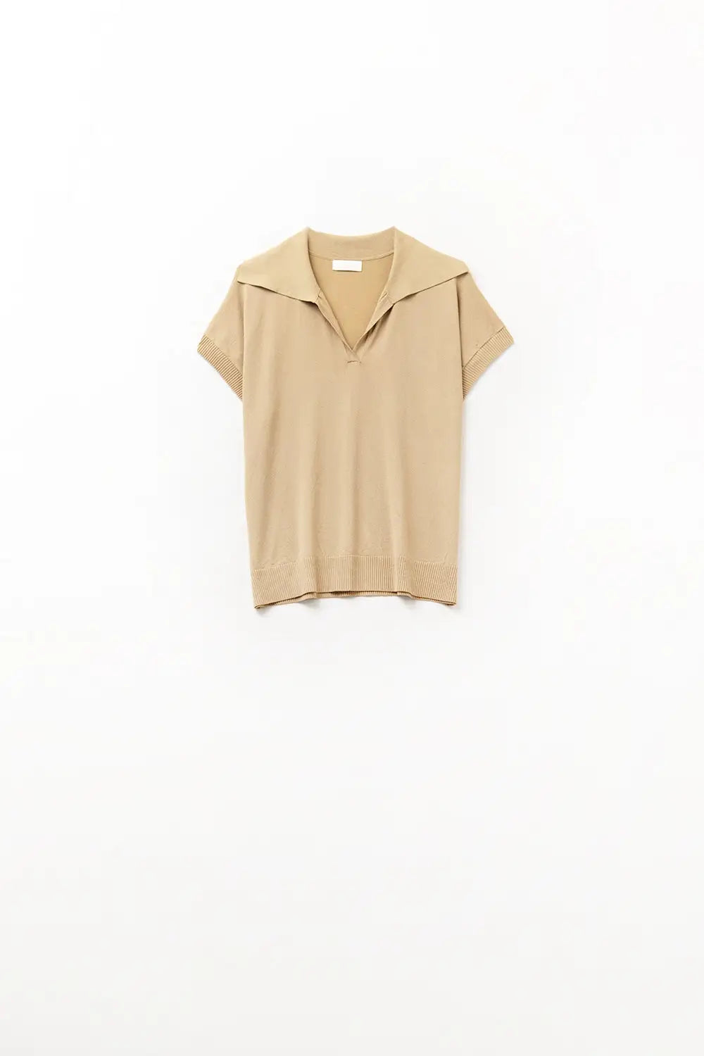 Q2 Fine Knit Polo-Style Short Sleeve Top in Camel