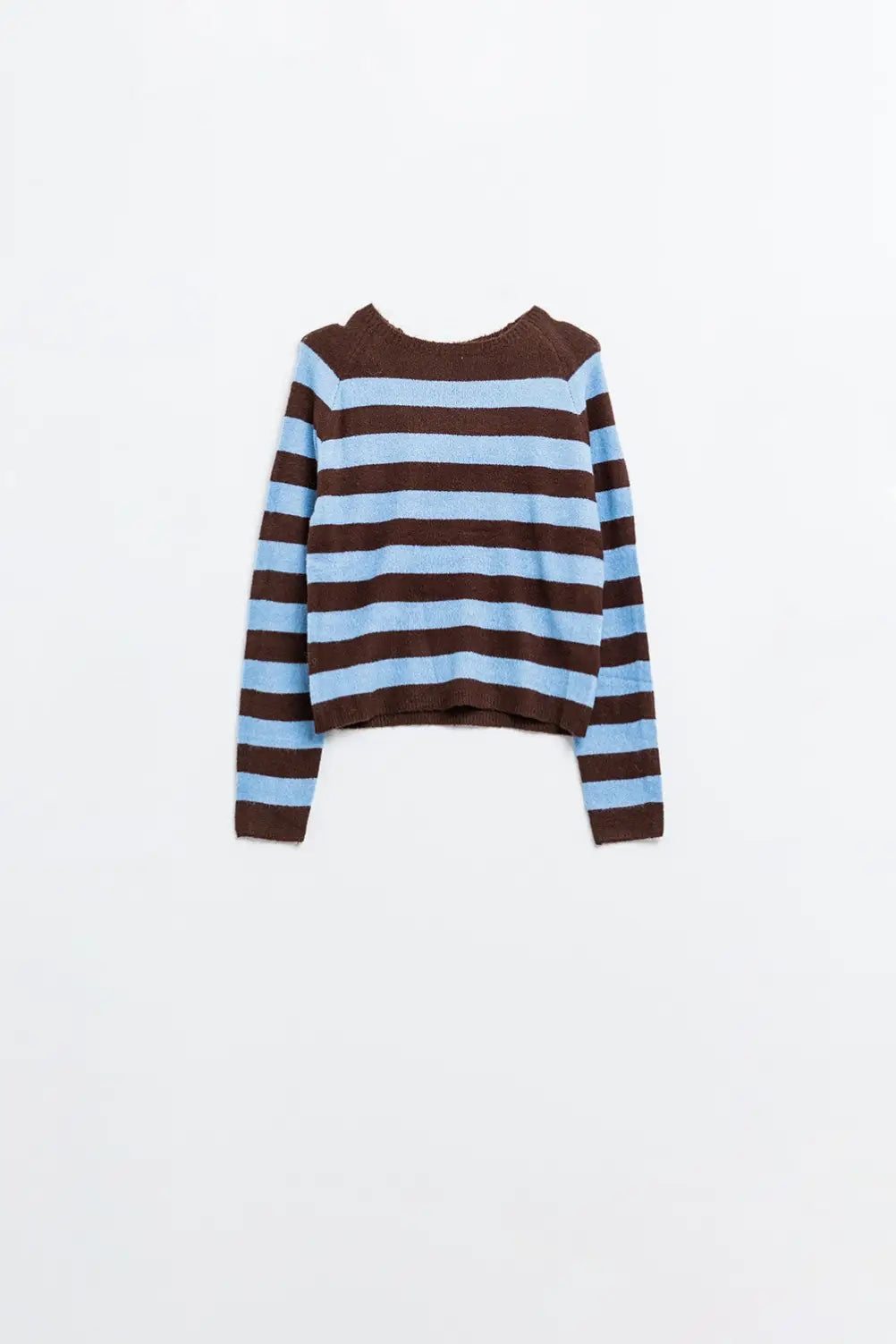 Q2 Fine knit sweater in brown with blue stripes