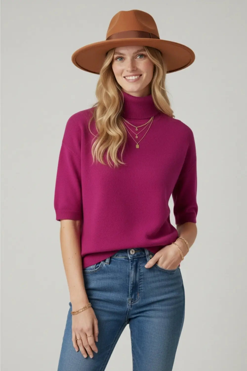 Fine knit sweater in fucsia with a high neck and elbow-length sleeves - One Size / Fuchsia