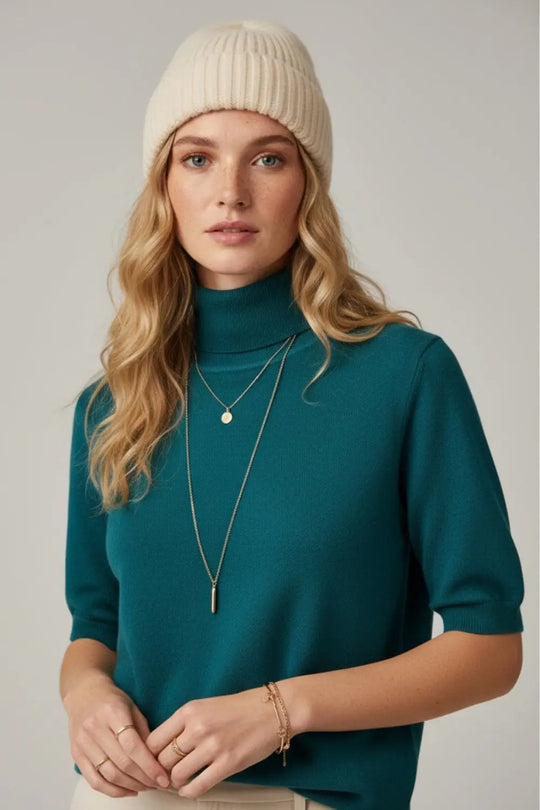 Fine knit sweater in green with a high neck and elbow-length sleeves - One Size / Green