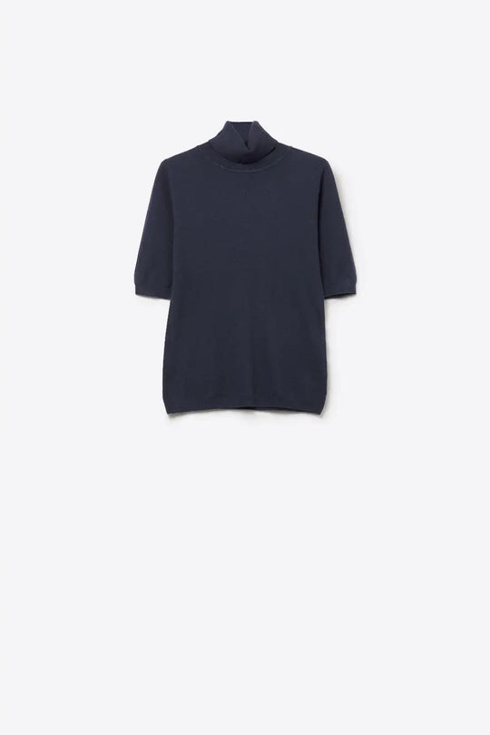 Q2 Fine knit sweater in navy blue with a high neck and elbow-length sleeves