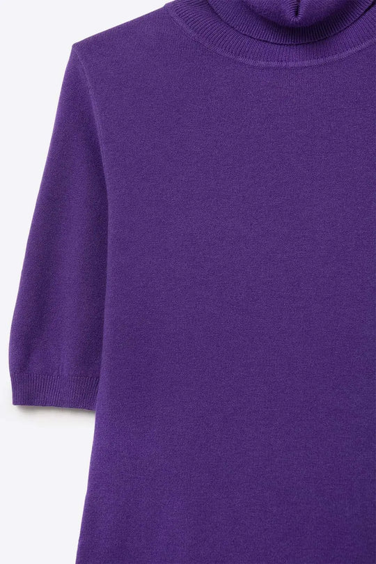 Fine knit sweater in purple with a high neck and elbow-length sleeves - One Size / Purple