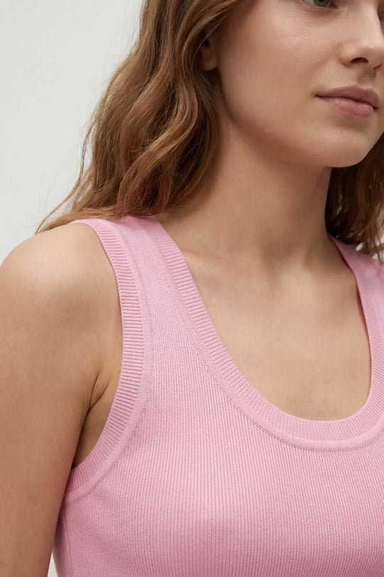 fine Knit Tank Top in pink with Scoop neck - One Size / Pink