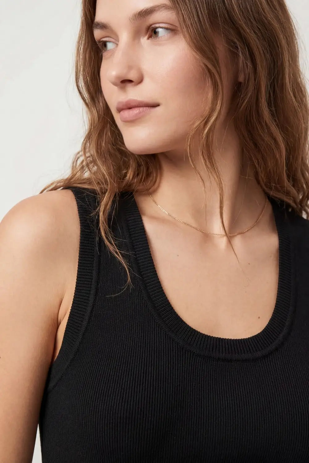 fine Knit Tank Top with Scoop in black - One Size / Black