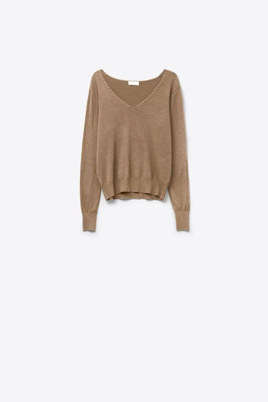 Q2 Fine Knit V-Neck Sweater with Decorative Neckline Detail in camel color