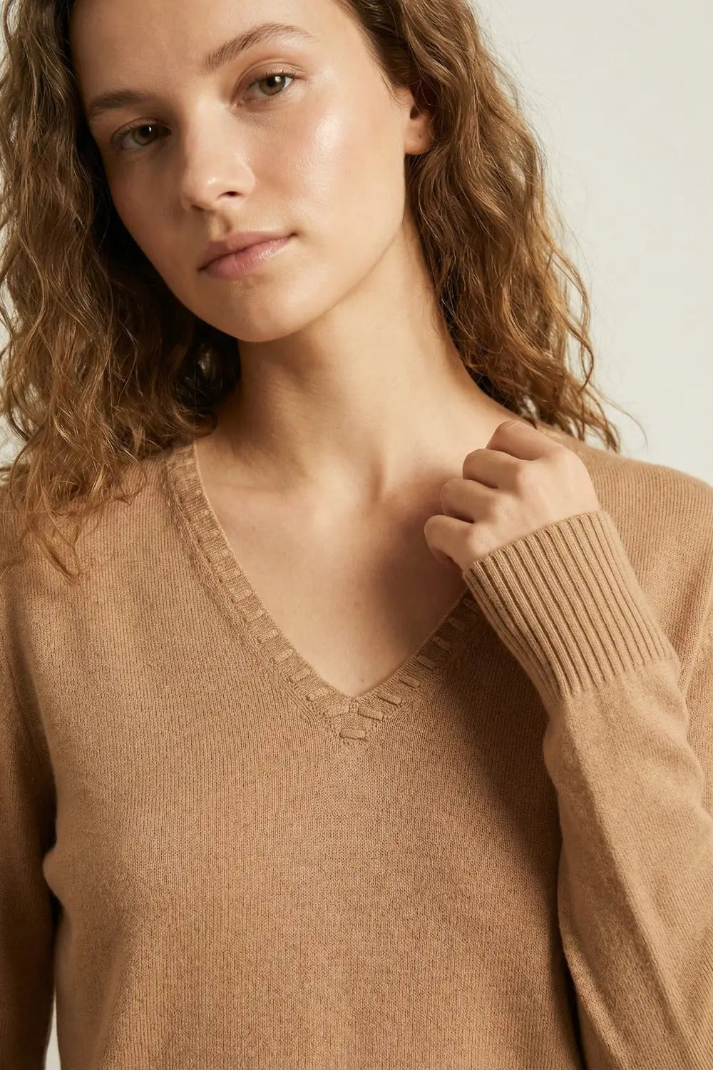 Fine Knit V-Neck Sweater with Decorative Neckline Detail in camel color - One Size / Brown