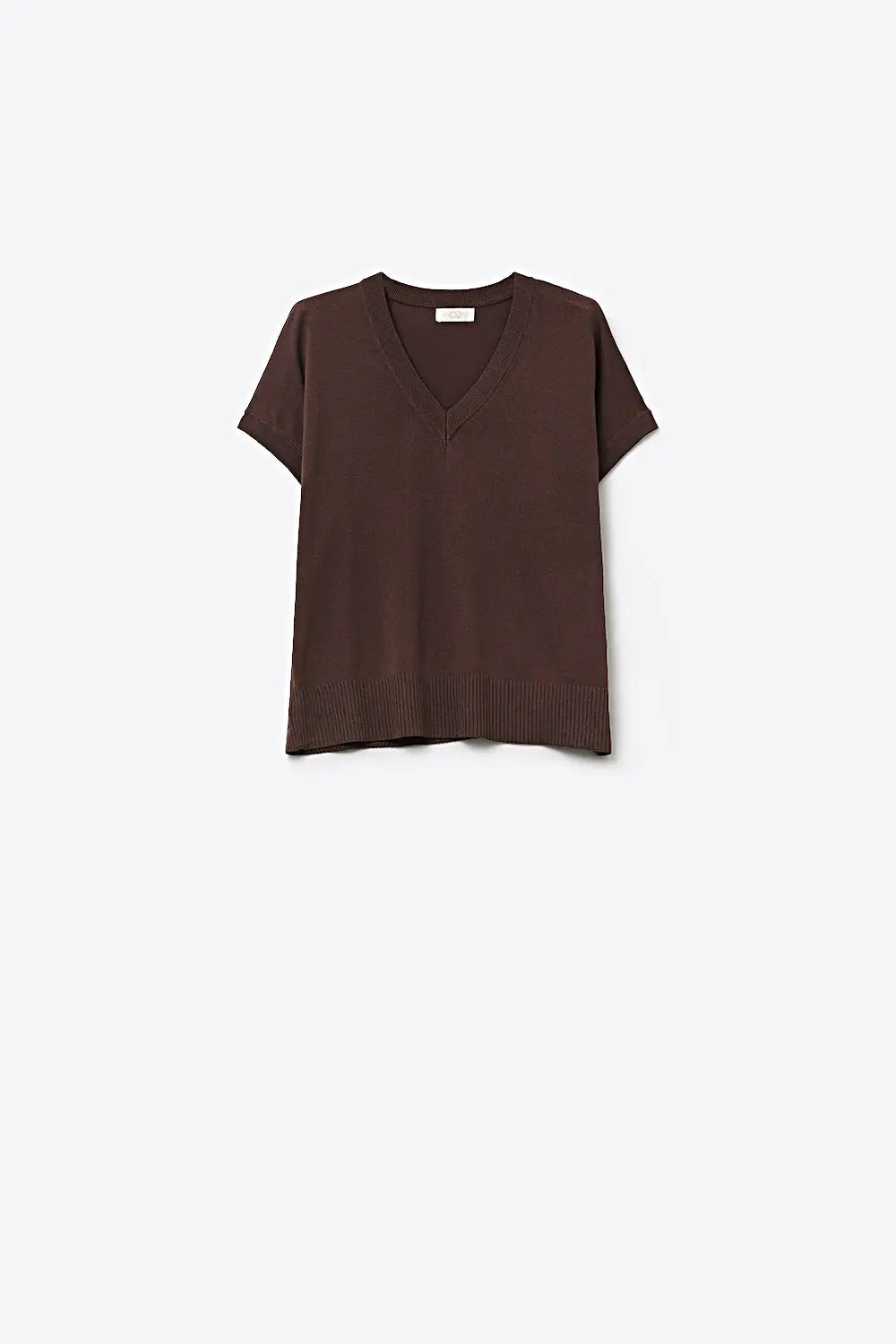 Q2 Fine Lightweight Knit Top with Wide V-Neck in brown