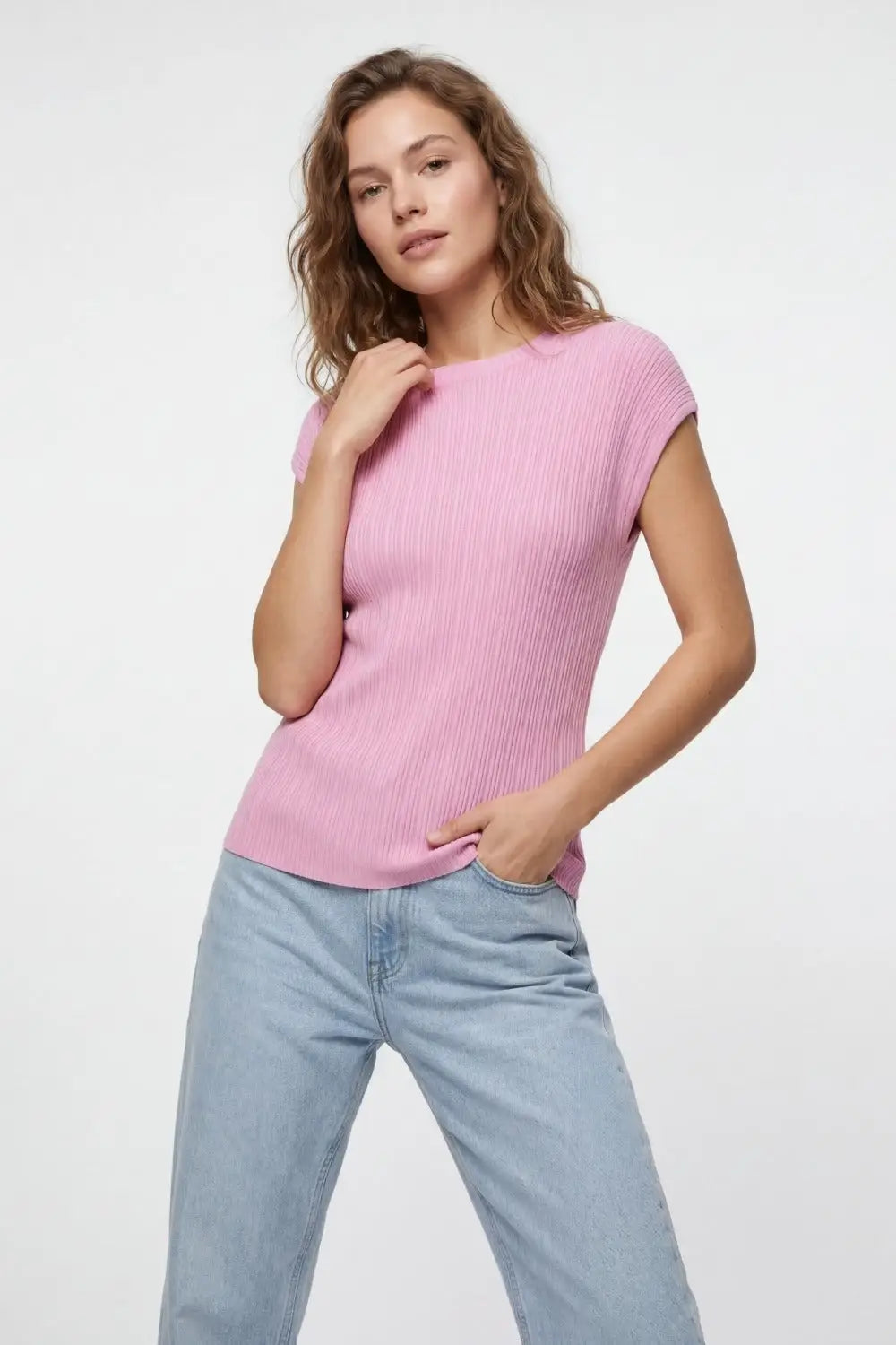 fine Ribbed Knit Top with sleveless in pink - One Size / Pink