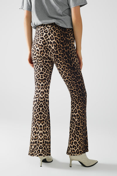 Flared Spandex leggings in a leopard print