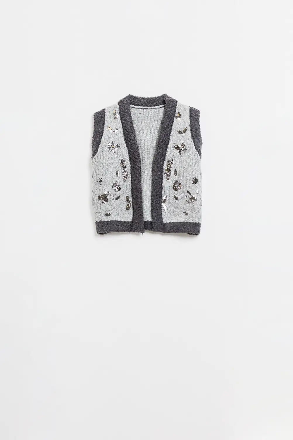 Q2 Flower Embroidered Knitted Vest in grey
