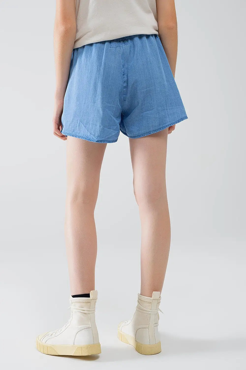 Flowing Tencel Denim Shorts With Side Pockets - Pants